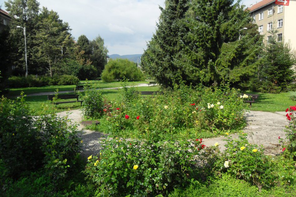 Ilustračný obrázok k článku Bystričanov spojí susedská burza: Martin Geišberg vystúpi priamo na Sídlisku