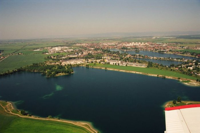 Ilustračný obrázok k článku Tragédie na cestách i vo vode. Senecké jazerá si vyžiadali ľudský život