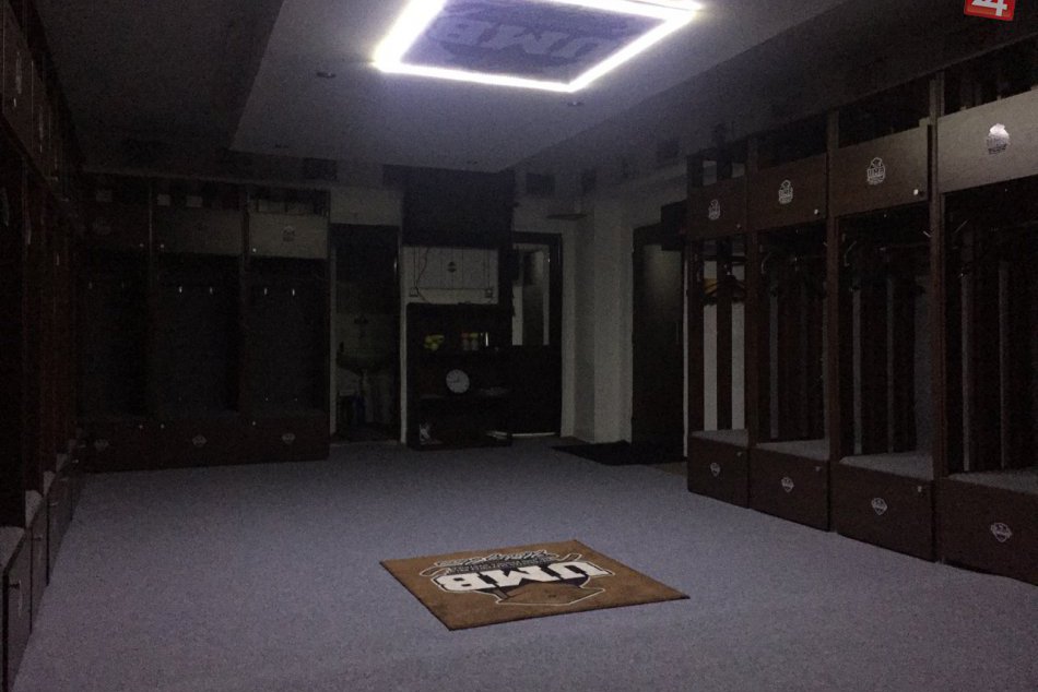 Ilustračný obrázok k článku VIDEO: Novinka na bystrickom zimnom štadióne: Hokejová šatňa UMB v štýle NHL