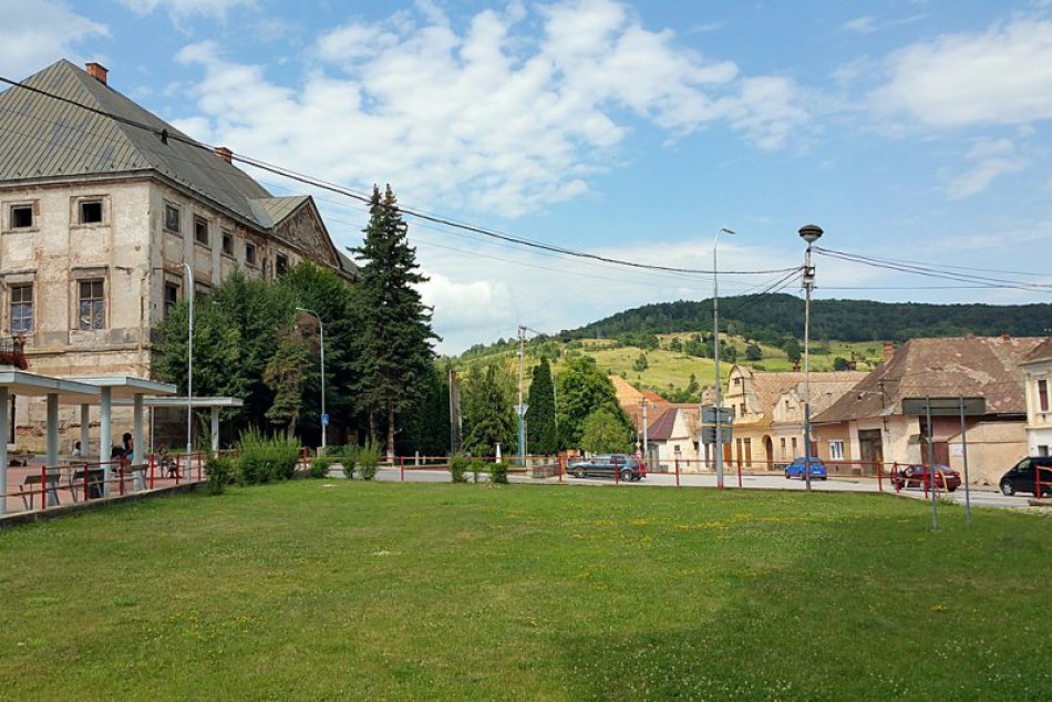 Ilustračný obrázok k článku Samospráva Jelšavy odovzdala bytovku so 16 bytmi