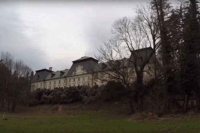 Ilustračný obrázok k článku Pokochajte sa krásou: VIDEO zachytáva čaro 3 kaštieľov neďaleko Nitry