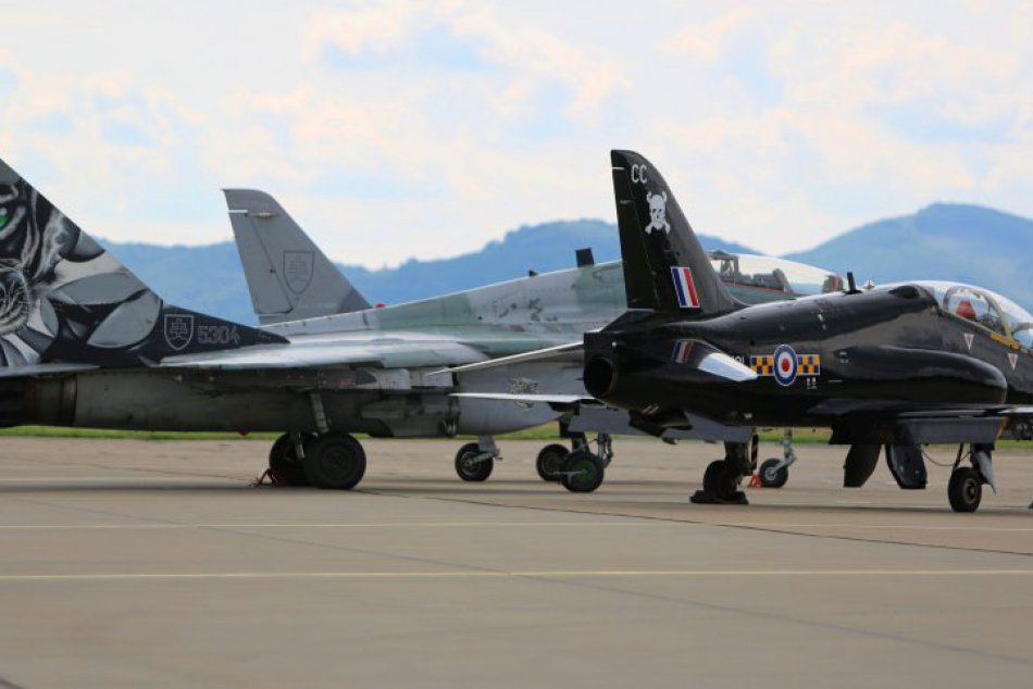 Ilustračný obrázok k článku FOTO: Na Sliači cvičia Briti so Slovákmi: Stroj Hawk zažijeme aj na leteckých dňoch