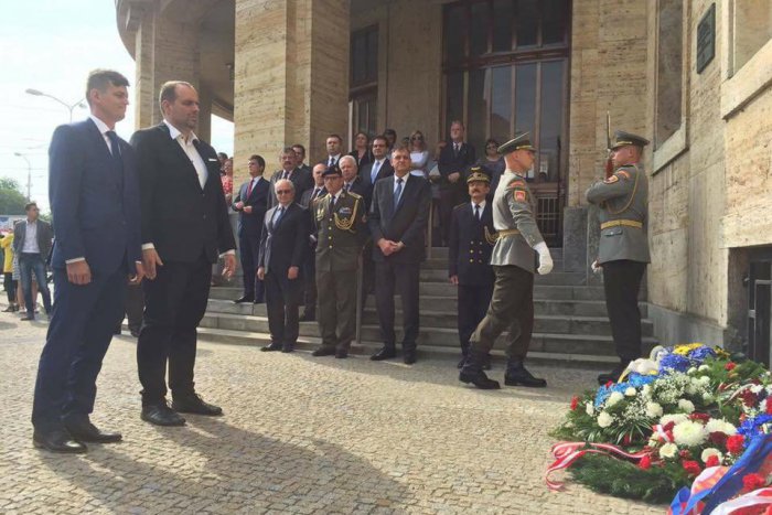 Ilustračný obrázok k článku V Bratislave si uctili obete z augusta 1968