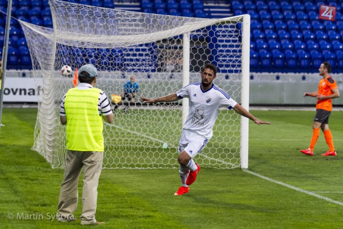 Ilustračný obrázok k článku Popradčania letia na víťaznej vlne: Futbalisti Hanisky prehrali rozdielom triedy