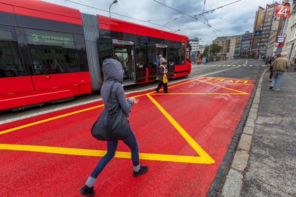 Ilustračný obrázok k článku Kedy sa dočkáme novej električkovej zastávky pod Manderlákom?