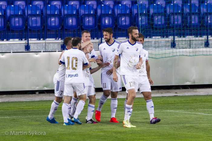 Ilustračný obrázok k článku Pred pol rokom strieľal na popradskú bránu: Dnes sa trafil do "vlastných"