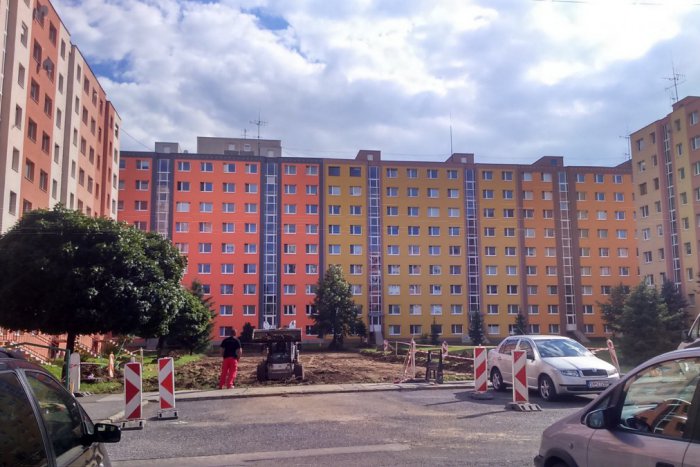 Ilustračný obrázok k článku Vodiči sa na sídlisku Západ potešia: Pribudnú desiatky nových parkovacích miest!