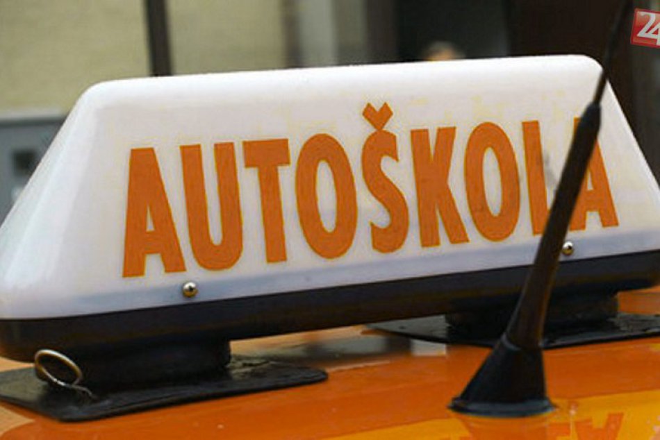 Ilustračný obrázok k článku 5 tipov, na čo si dať pozor pri výbere autoškoly