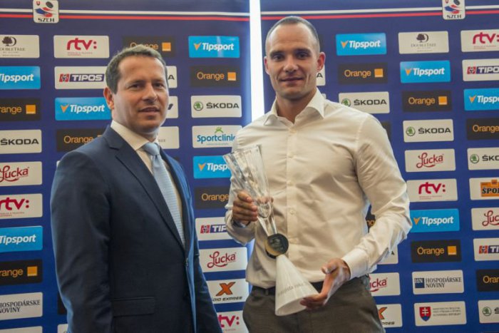 Ilustračný obrázok k článku Novinka v ankete Hokejista roka: Slávu berie Sekera