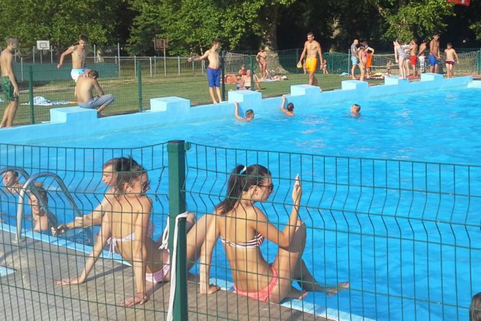 Ilustračný obrázok k článku Mestské kúpalisko bude pripomínať more: V Kežmarku so slanou vodou
