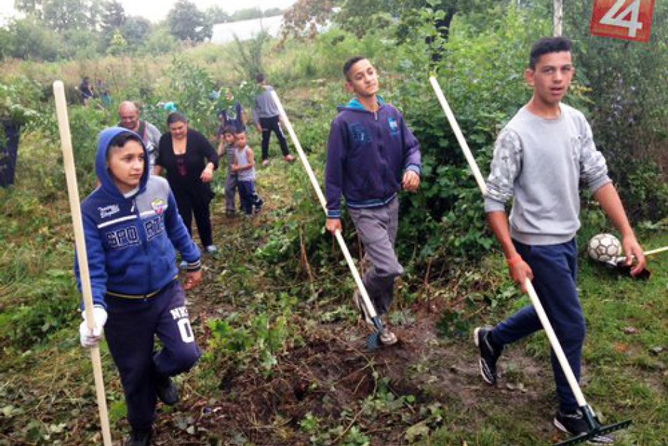 Ilustračný obrázok k článku Obyvateľov Corburgovej spojil pekný cieľ: Svojpomocne si budujú športovisko!