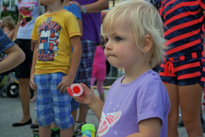 Ilustračný obrázok k článku Zábery, ktoré sa oplatí pozrieť: Detský úsmev a obrovské bubliny, FOTO, VIDEO