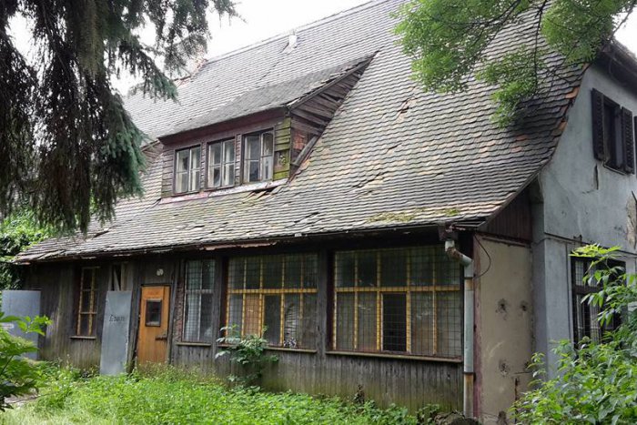 Ilustračný obrázok k článku Dočkáme sa niekedy sprístupnenia opusteného majera Jurajov dvor?