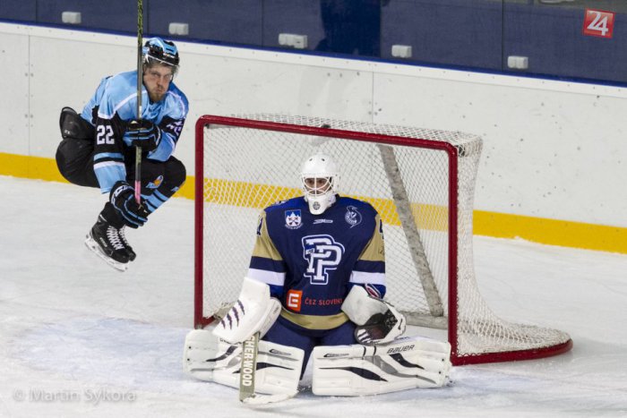 Ilustračný obrázok k článku Kamzíci podľahli aj pelikánom: Lepšia hra, vyrovnaný zápas, ďalší zlý záver