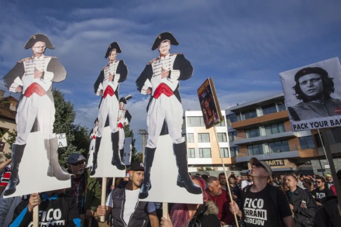 Ilustračný obrázok k článku V Bratislave i Bystrici sa protestovalo proti Kaliňákovi, na akcii boli aj ovce