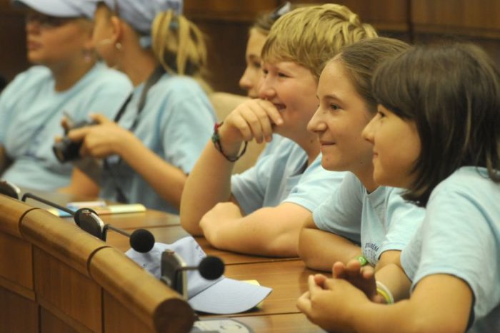 Ilustračný obrázok k článku Ministri sa majú na pozore. Vyspovedajú ich detskí poslanci