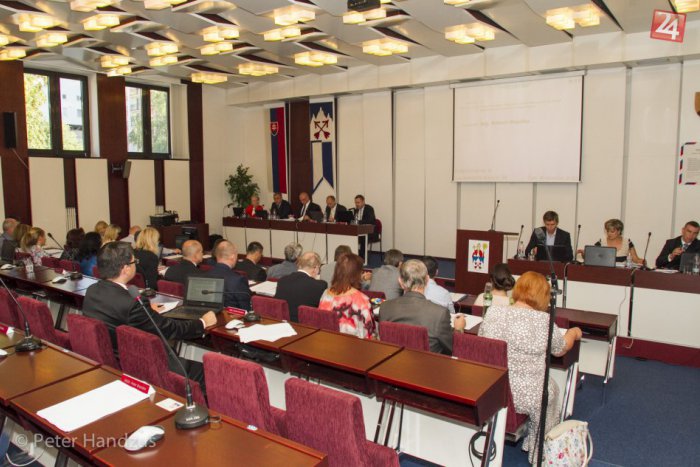 Ilustračný obrázok k článku Zastupiteľstvo schválilo návrh na kúpu budovy: Neodsúhlasilo si však rozpočet