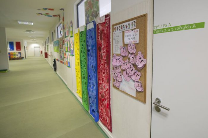 Ilustračný obrázok k článku Odzvonilo prázdninám i niektorým predpisom: Žiakov čakajú novinky, školy štrajk