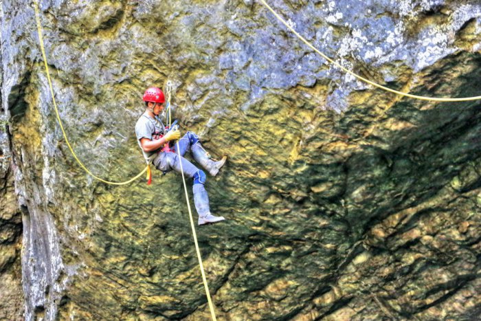 Ilustračný obrázok k článku FOTO, VIDEO: Speleo-alpinistické preteky v Silickej ľadnici