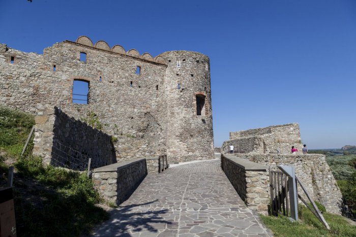 Ilustračný obrázok k článku Tip na výlet: Okolie a krásy Hradu Devín vás očaria stále, aj po desiatykrát