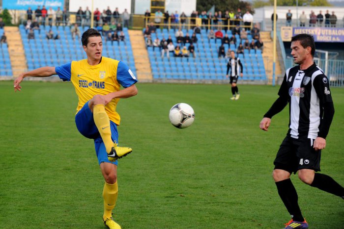 Ilustračný obrázok k článku Letný TOP prestup v košickom futbale: Lokomotíva obrala o oporu svojho mestského rivala!