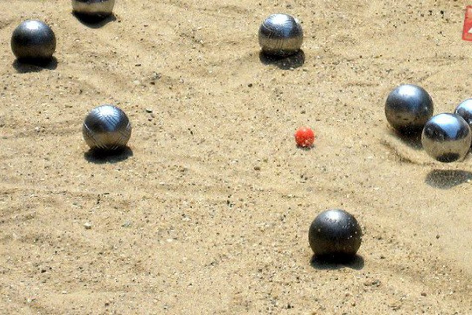 Ilustračný obrázok k článku Nevyužívané petržalské ihriská chce mestská časť zmeniť na užitočné projekty