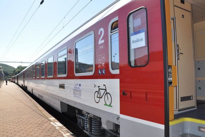 Ilustračný obrázok k článku Dopravcov čakajú prvé veľké skúšky pripravenosti. Aké spoje budú posilňovať?