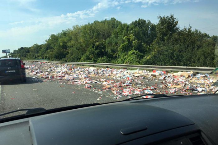 Ilustračný obrázok k článku Sladká katastrofa na diaľnici