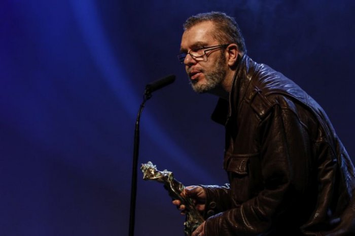 Ilustračný obrázok k článku RANNÁ ŠTVORKA: Oslávenec Richard Müller ponúka Nočnú optiku, počasie sa umúdri