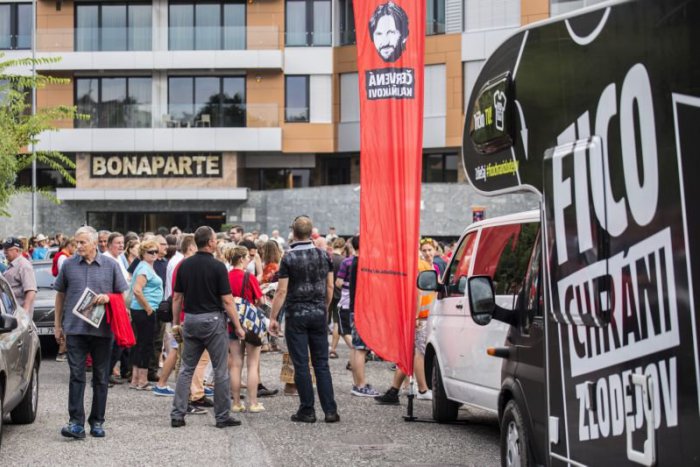 Ilustračný obrázok k článku Posledná letná Bonaparty: Matovič napadol aktivistov i predsedu parlamentu Danka