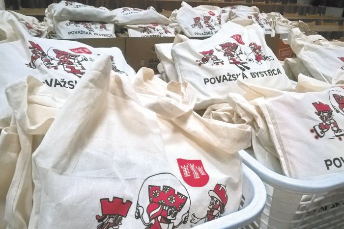 Ilustračný obrázok k článku Na považskobystrických prvákov čaká prekvapenie: Darček, čo poteší! FOTO