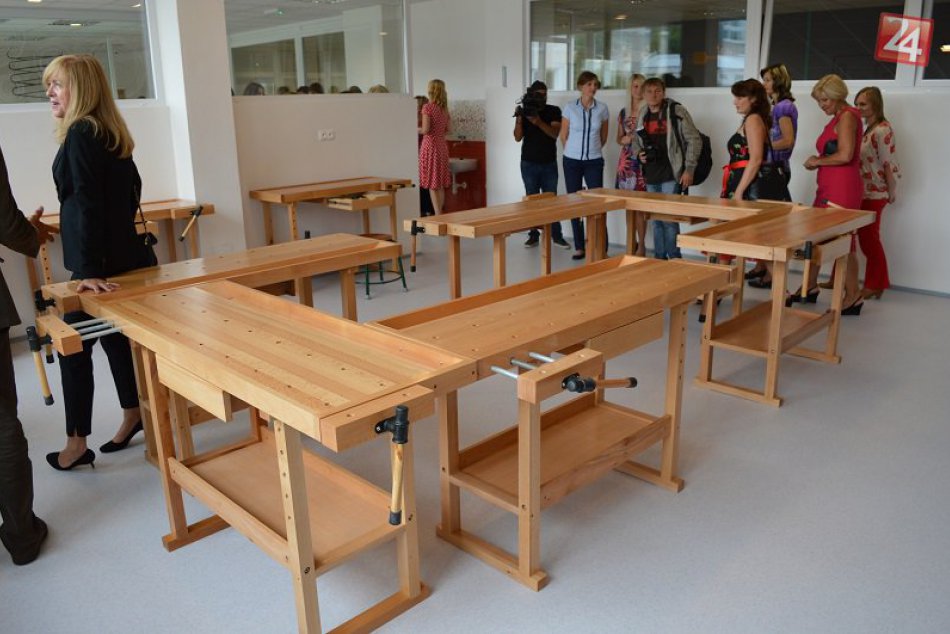 Ilustračný obrázok k článku FOTO: V  Bystrici vyrastú dizajnéri i tesári. Na škole v meste otvorili unikát