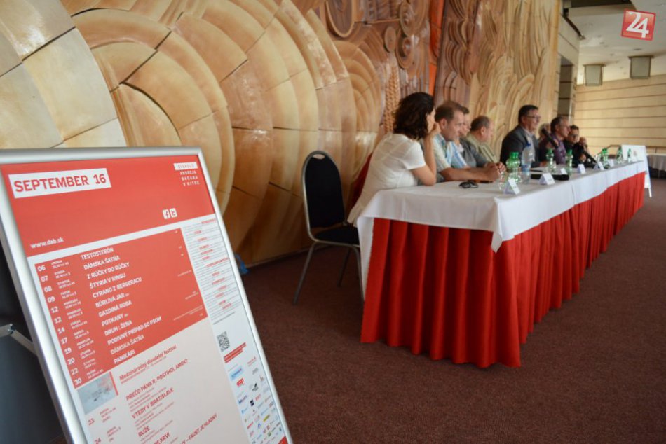 Ilustračný obrázok k článku FOTO: DAB v Nitre slávnostne otvorilo sezónu, uvedie 7 nových predstavení