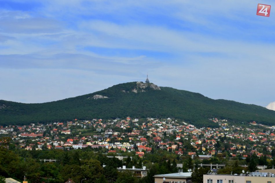 Ilustračný obrázok k článku Neseďte doma: Blíži sa povianočný výstup na Zobor so sadením stromčeka