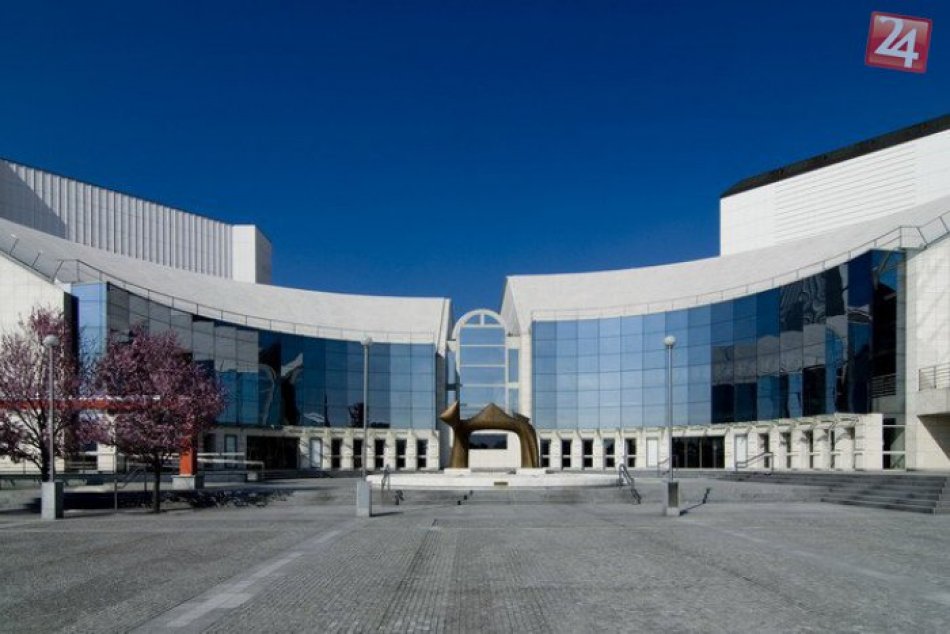 Ilustračný obrázok k článku Koronavírus: Zatvoria sa aj brány divadla, u zamestnankyne SND potvrdili nákazu