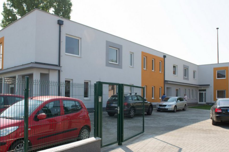 Ilustračný obrázok k článku FOTO: Azylový dom v Nitre konečne otvorili. Mesto stál viac ako 720-tisíc eur