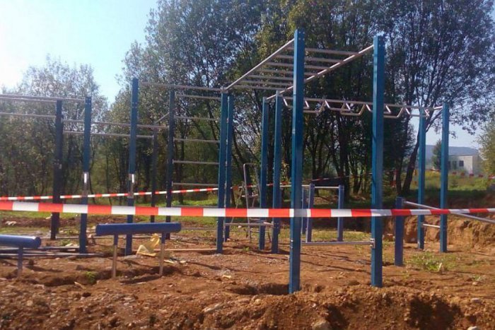 Ilustračný obrázok k článku FOTO: Staneme sa mekkou workoutu? V Brezne vyrastá nové a ešte väčšie ihrisko