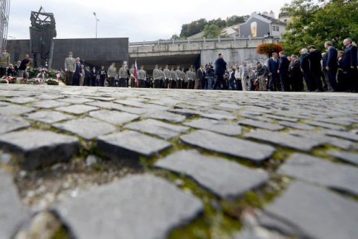 Ilustračný obrázok k článku Po rokoch sa dočkajú pocty. Pri Zvolene odhalia pamätník letcom Červenej armády