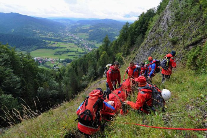 Ilustračný obrázok k článku Dramatický víkend v našich horách: Turisti si dolámali ruky i nohy