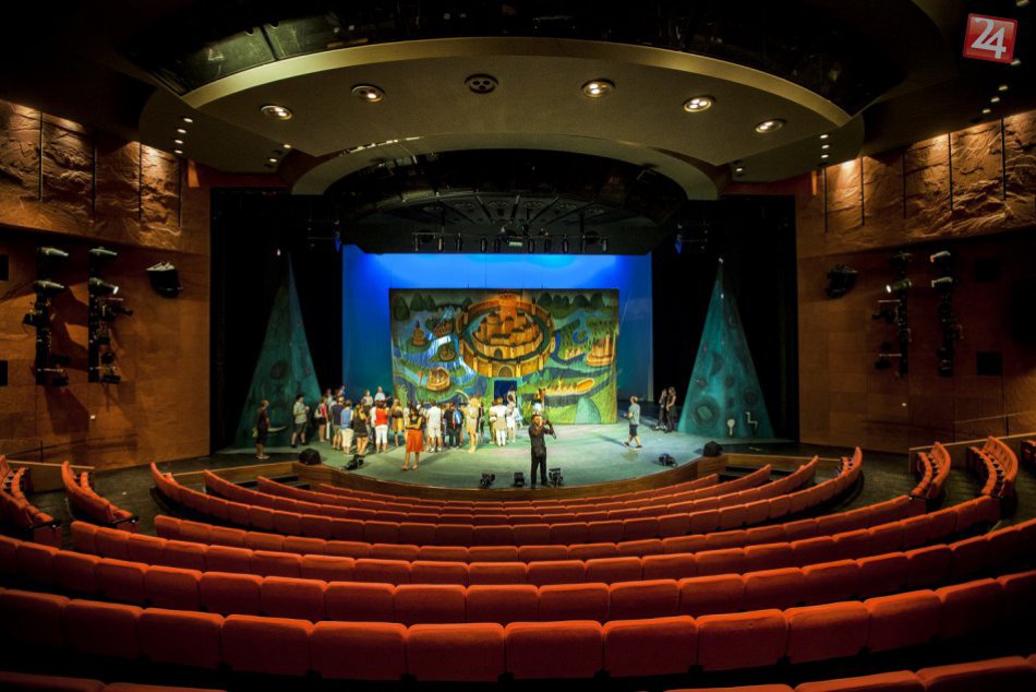 Ilustračný obrázok k článku Máme sa na čo tešiť! Slovenské národné divadlo uvedie v novej sezóne 17 premiér