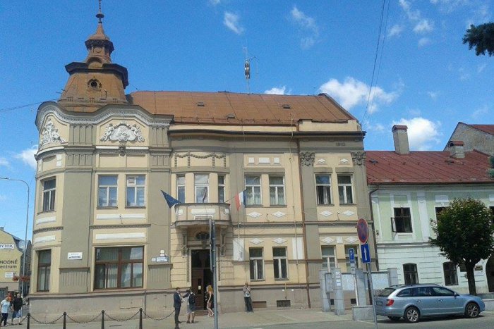 Ilustračný obrázok k článku Nové komunitné centrum aj interiér kina. Čo všetko budú riešiť breznianski poslanci?