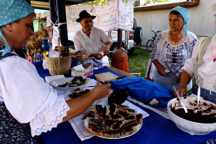 Ilustračný obrázok k článku Veľká paráda na Horných Pršanoch: Deň obce láka na veterány aj miestne špeciality