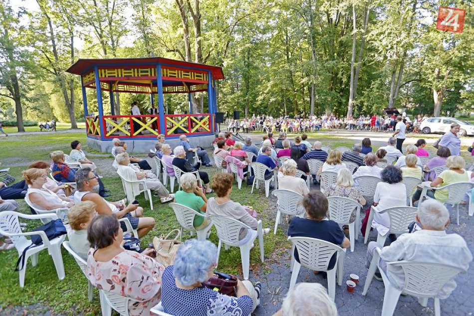 Ilustračný obrázok k článku Čaj o piatej za tónov orchestra. Mestský park v Bystrici opäť ožije