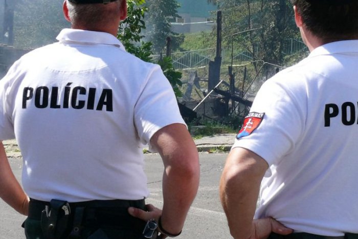 Ilustračný obrázok k článku Polícia s plnými rukami práce. V hre extáza, krádež káblov i smrteľná havária