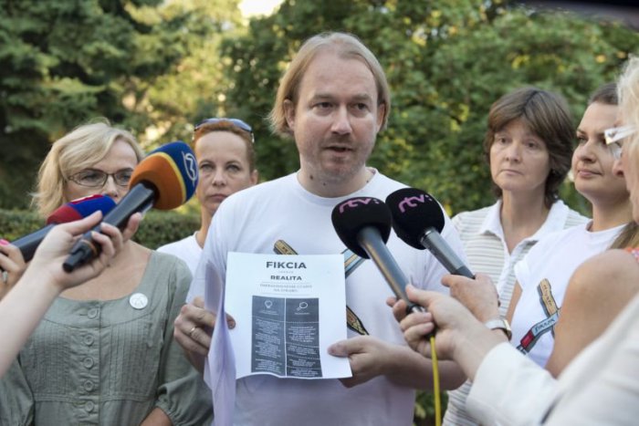 Ilustračný obrázok k článku Takmer 1800 učiteľov vstúpilo do štrajku. Chcú vyššie platy a lepšie podmienky