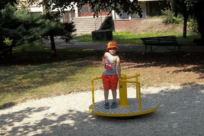 Ilustračný obrázok k článku FOTO: Nemocničný park prináša radosť,vybudovali tu nové detské ihrisko