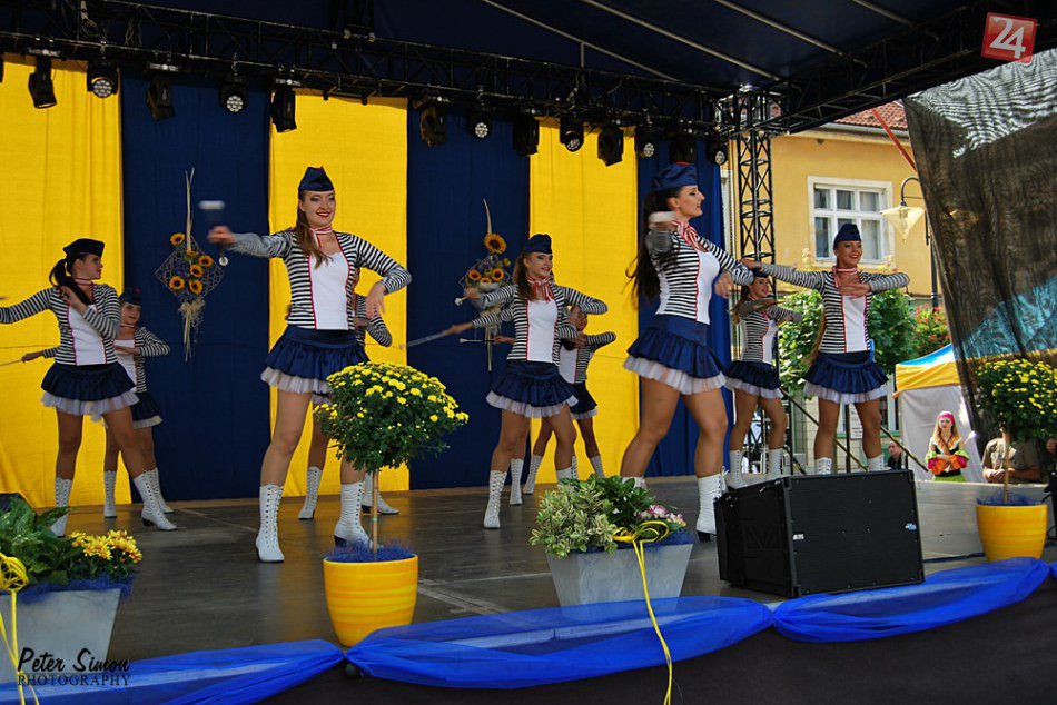 Ilustračný obrázok k článku PRVÉ FOTO: V Rožňave otvorili dni mesta svojim vystúpením mažoretky