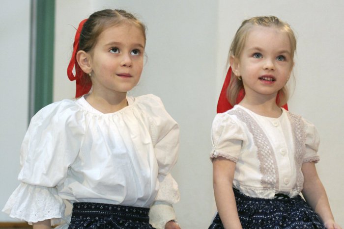 Ilustračný obrázok k článku Revúca ožije ľudovými tradíciami. Malí folkloristi sa predvedú na festivale