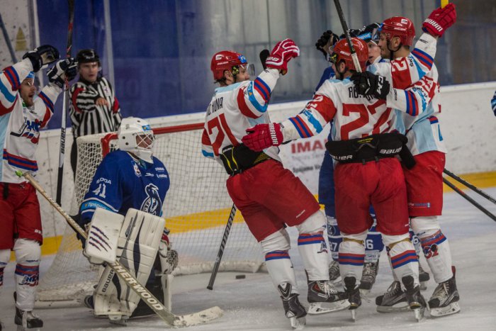 Ilustračný obrázok k článku Liptáci privítali súpera z Popradu: O víťazovi stretnutia sa rozhodlo až v predĺžení