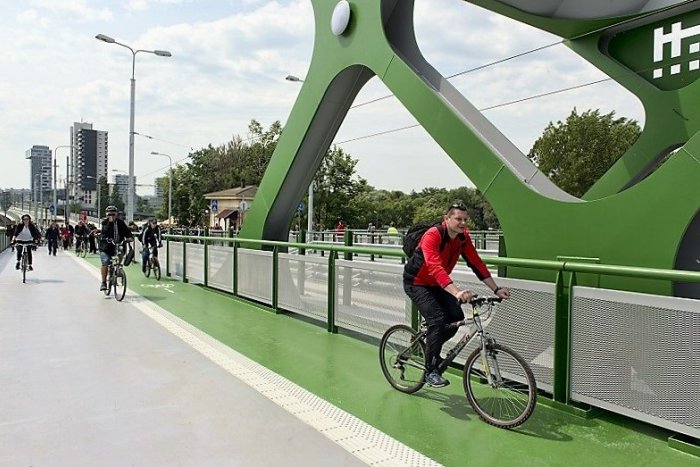 Ilustračný obrázok k článku HLASUJTE: Ovplyvnili obmedzenia počas samitu vašu cestu do práce?